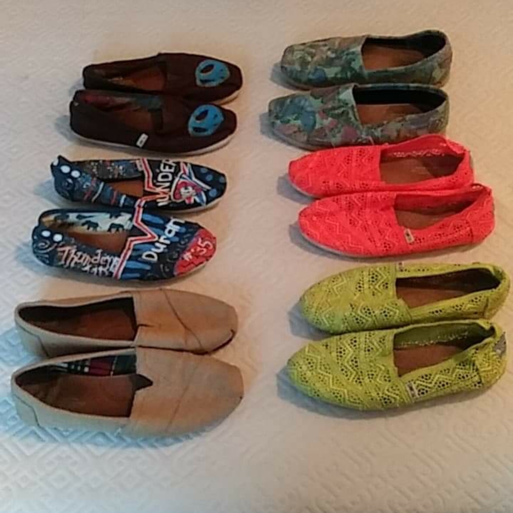 Toms shoes (flats)